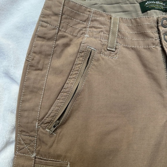 Eddie Bauer Blakely Fit Rip Stop Cropped Cargo Camp Travel Pants Cotton Size 2 P - Picture 12 of 13